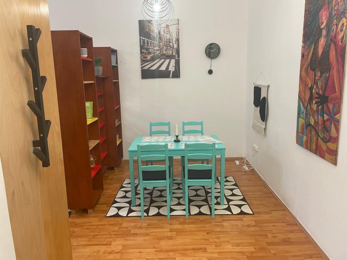 Urban Grand Hideaway Apartman *